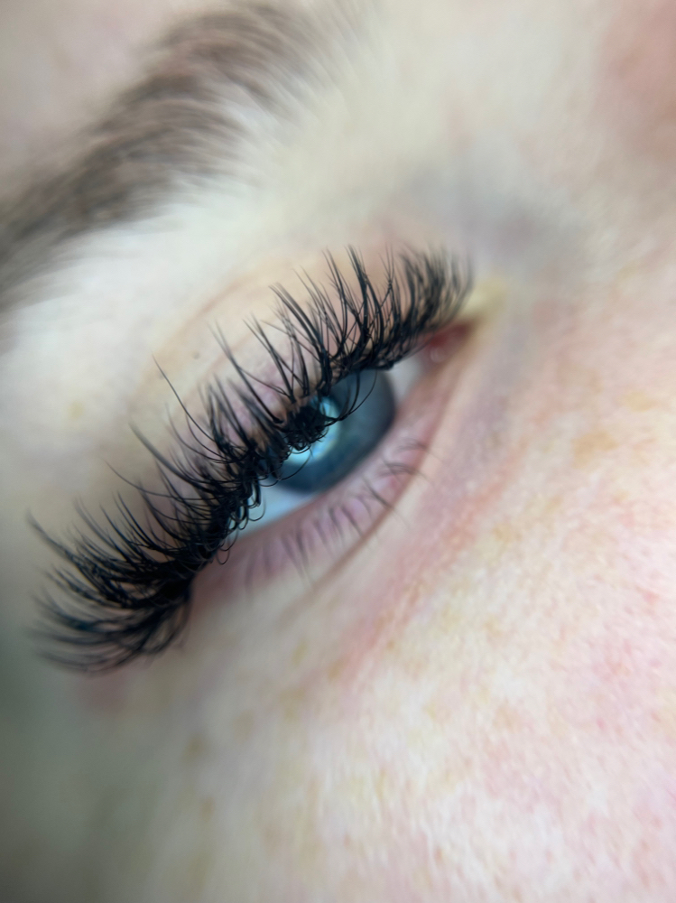 Hybrid/ Fairy Lash Extensions