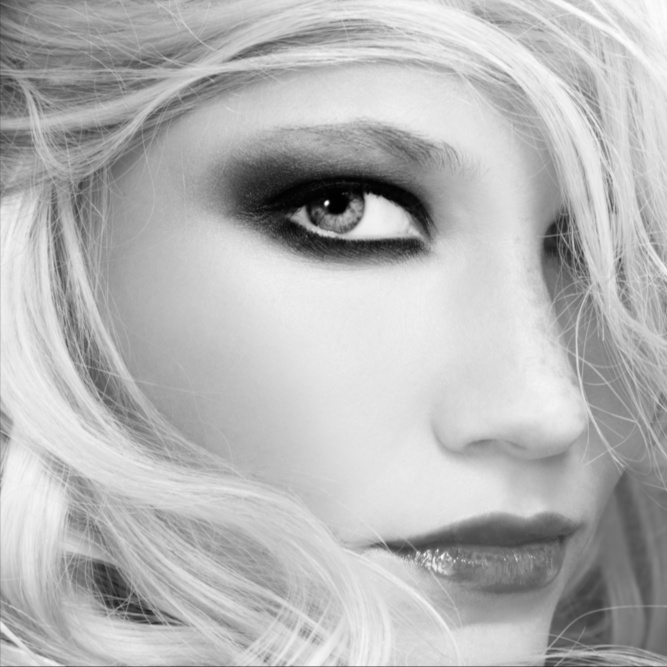 Full Face Threading at Marćinow Salon & Style in Costa Mesa, CA