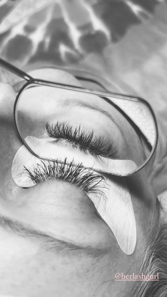 𝒯𝒽𝑒 𝐹𝑜𝓇𝑒𝒾𝑔𝓃 𝐵𝓇𝑜𝒶𝒹 at The Lash Broad in Beaumont, TX