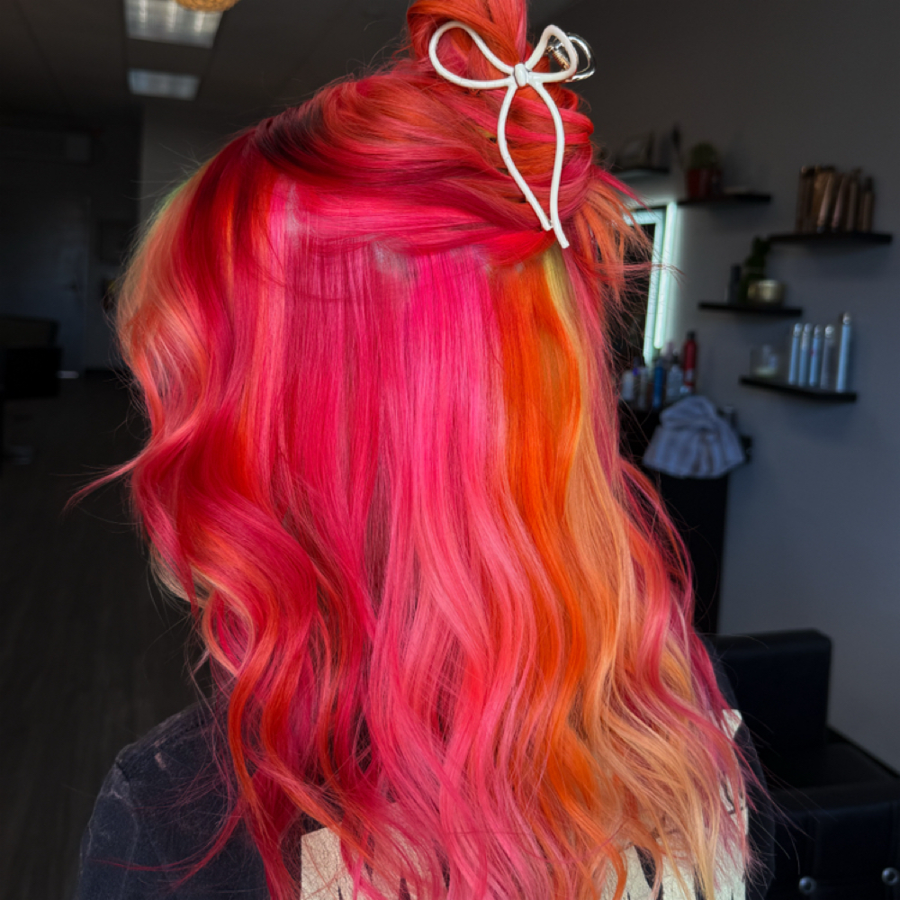 | VIVID COLOR TRANSFORMATION | at Rumors Salón in Selah, WA