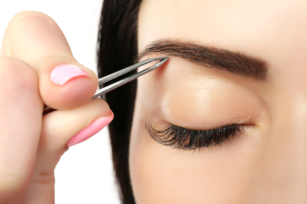 Brow Shaping & Wax
