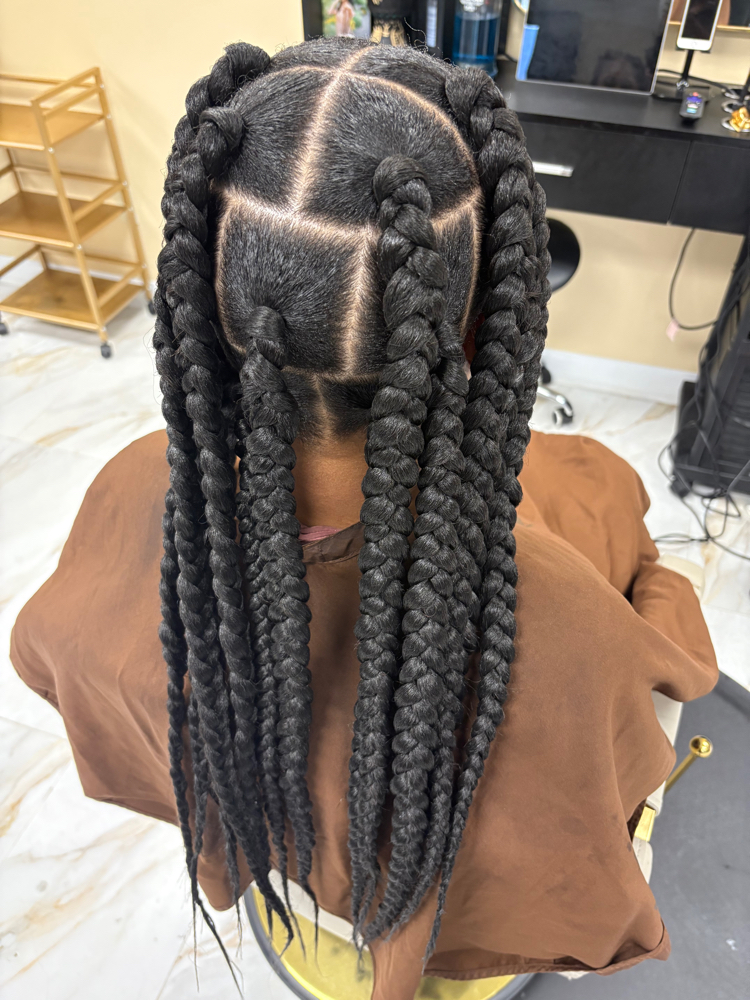Jumbo Box Braids at @gg.on.hair in Louisville, KY