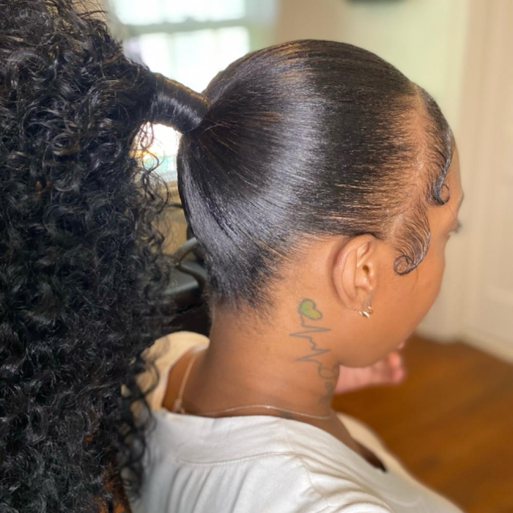 Ponytail at DLUXE Effect in Saint Louis, MO