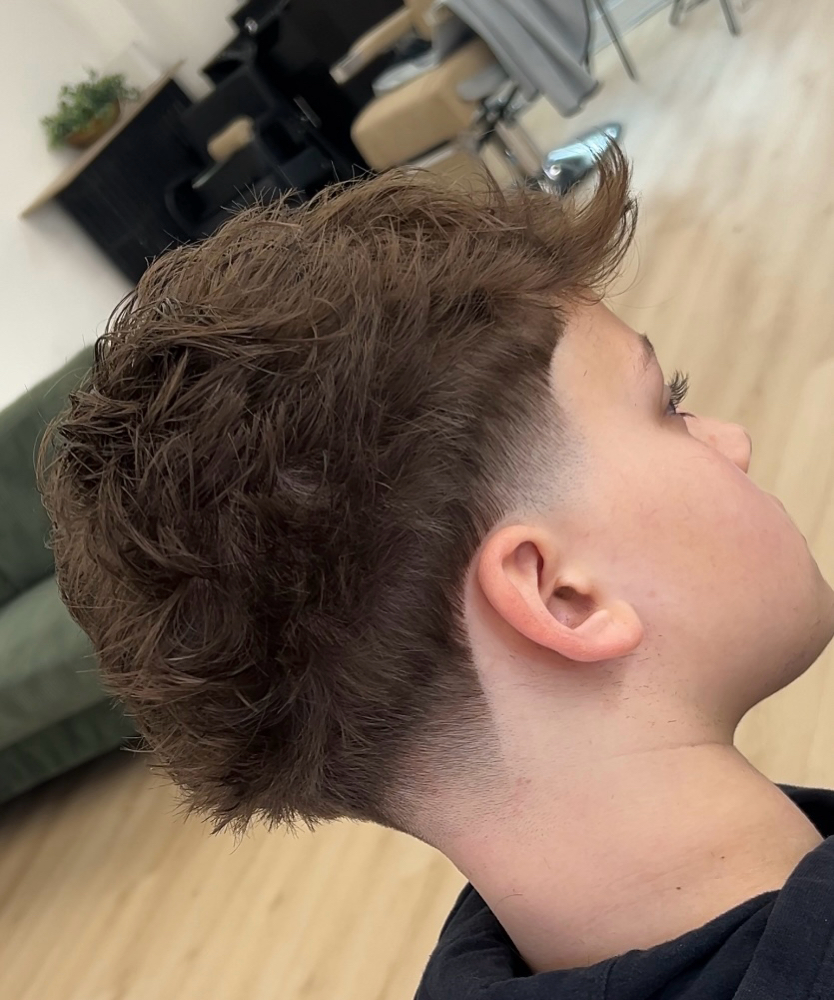 Men's Haircut at Abecutzz in Elgin, IL