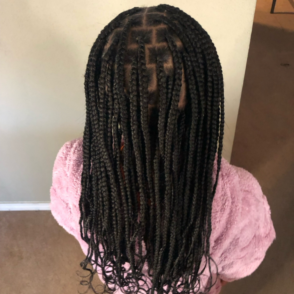MEDIUM KNOTLESS BRAIDS at Burma The Braider