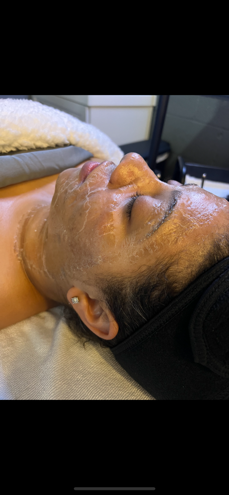 Epicuren Signature Facial