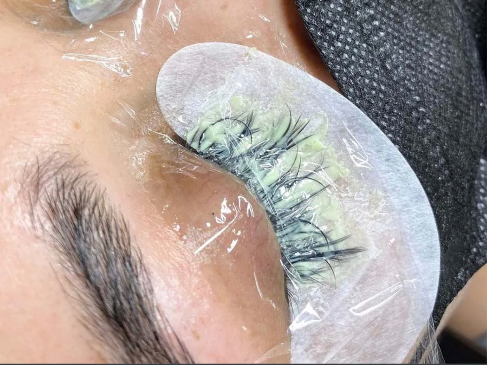Lash Removal