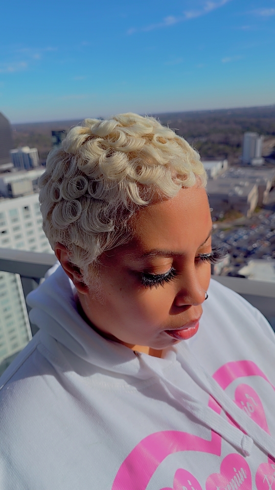 Blonde Baddie at Luxe Diamond Cut Salon in Atlanta, GA