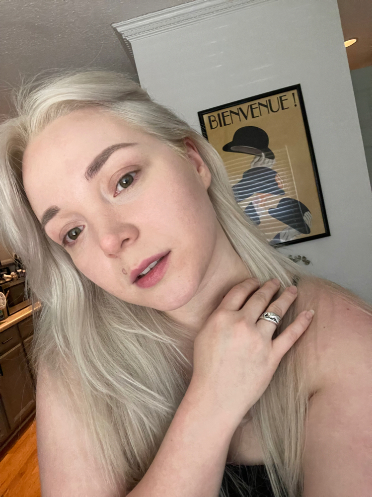 Full head Blonding/Tone services