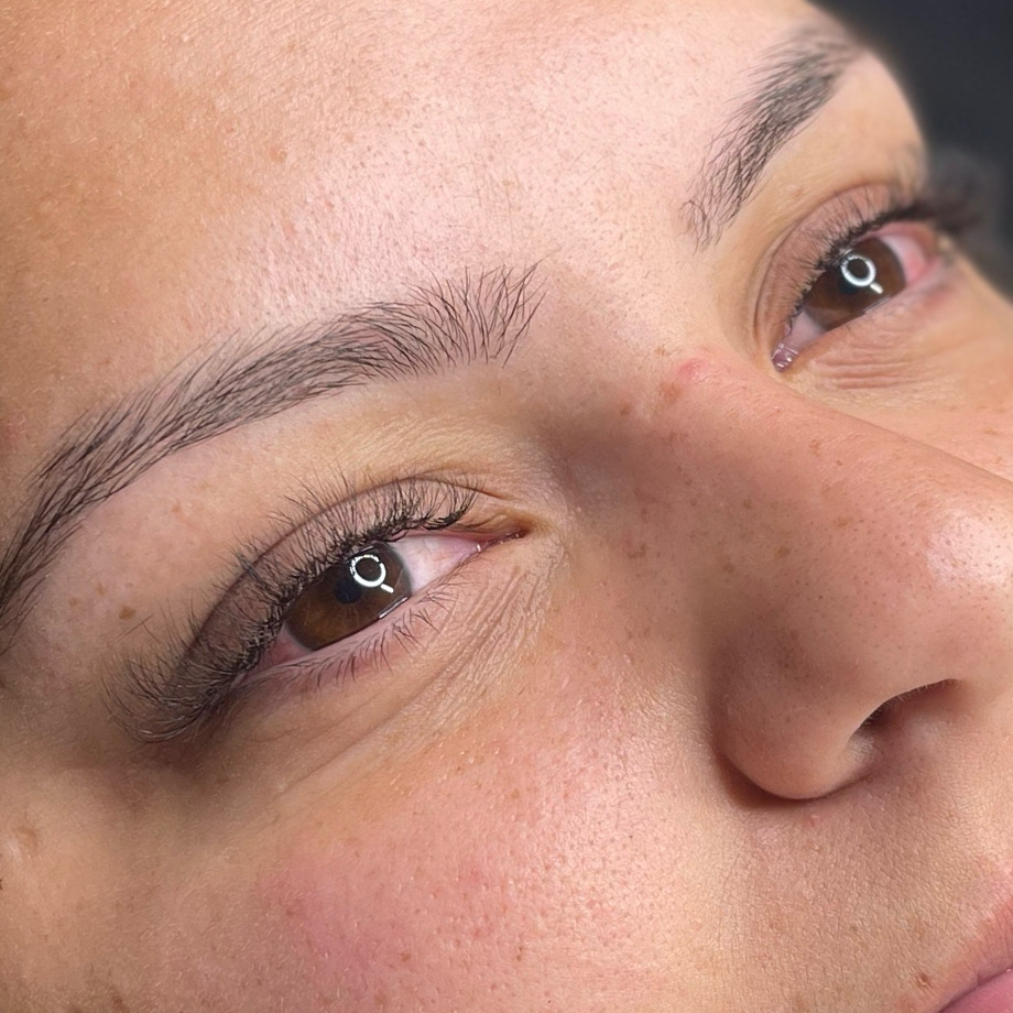 Hybrid Eyelash Extensions