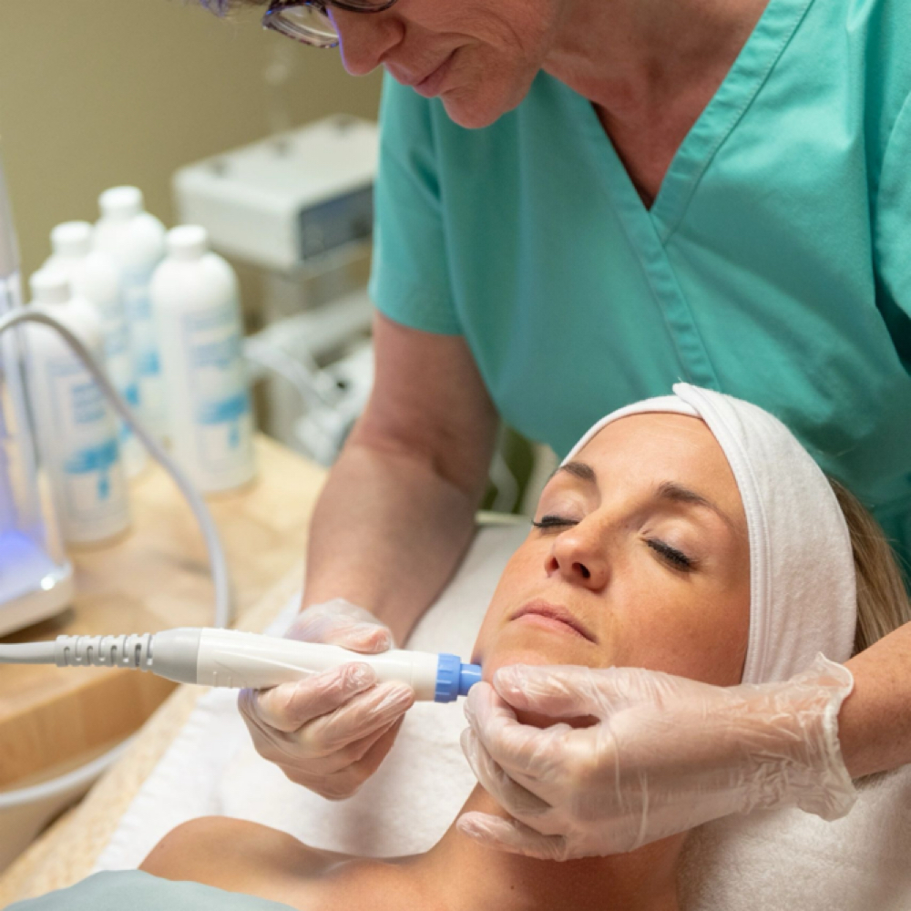 Hydration Recovery Facial