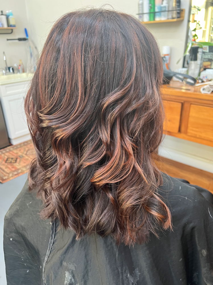 Womens shampoo cut & style
