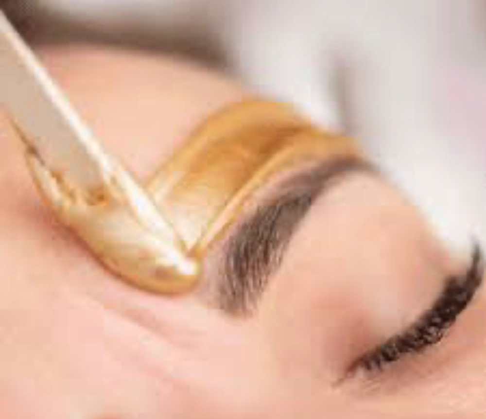 BROW SHAPING/FACIAL HAIR REMOVAL