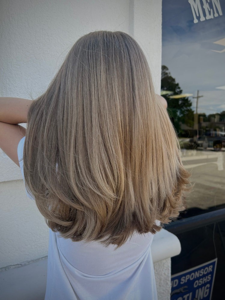 Kid Shampoo, Cut, & Blow Out at In His Design in D’Iberville, MS
