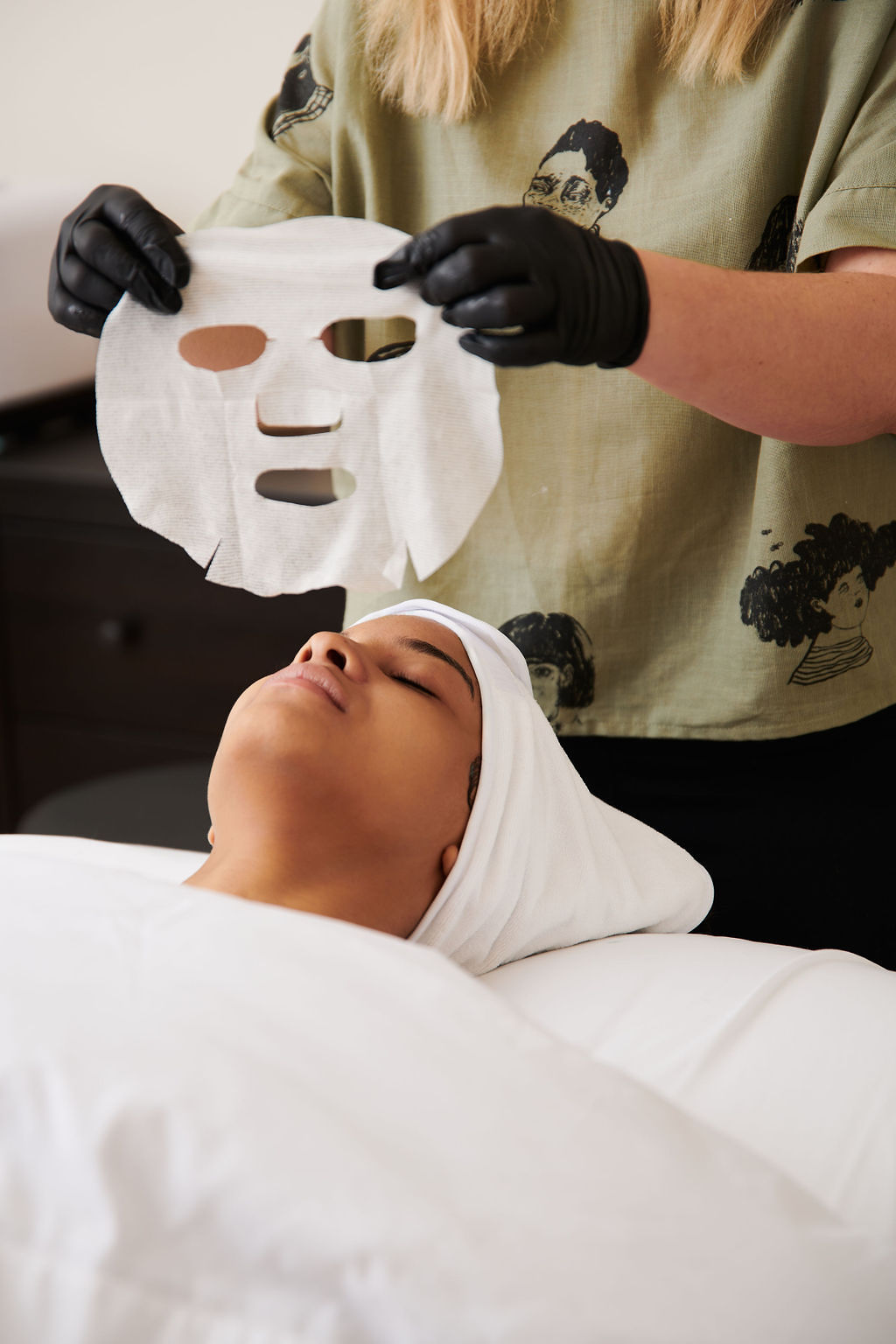 Luminous Veil Adv. Facial Treatment
