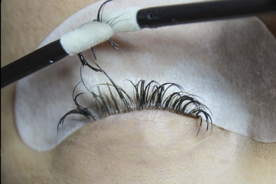 Lash Removal