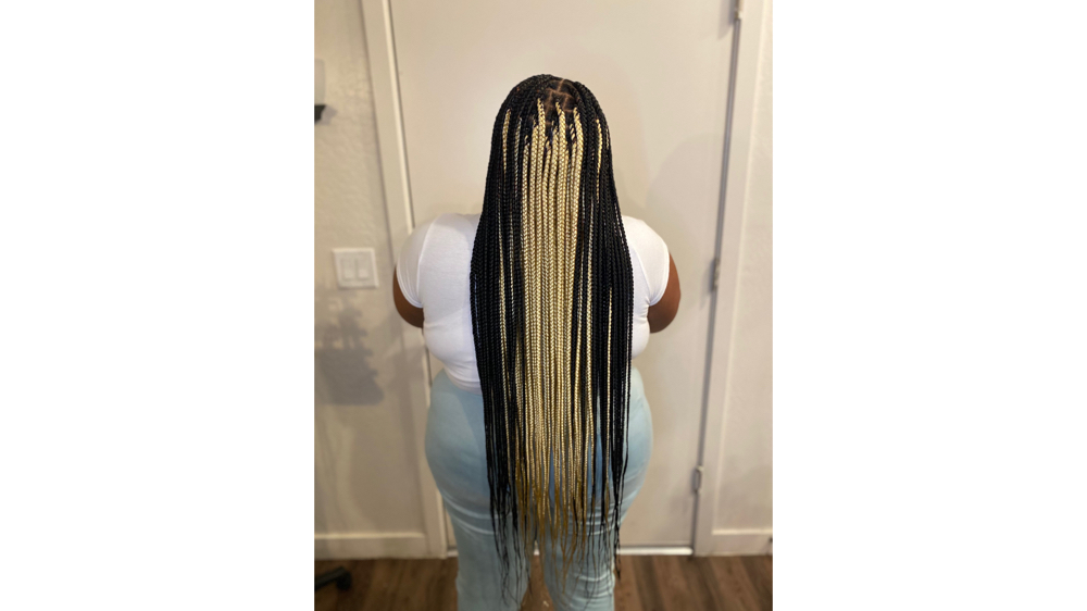 Medium Knee Length Knotless