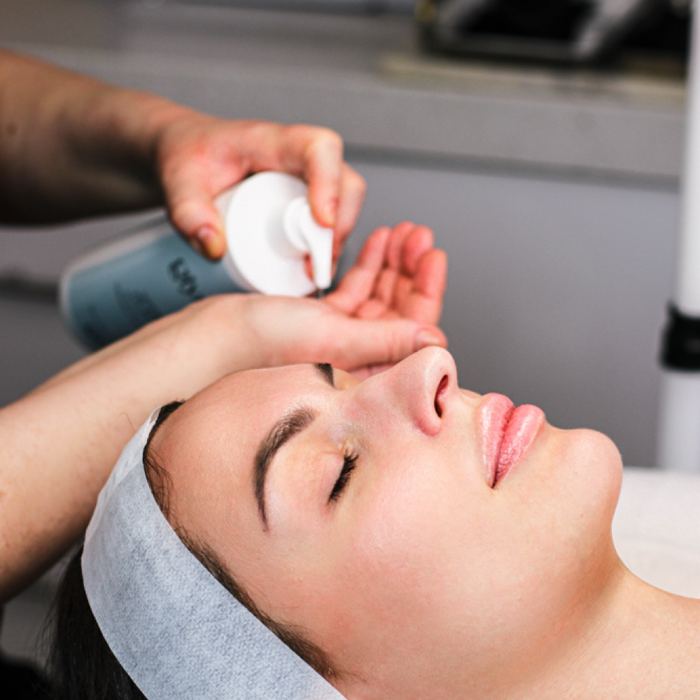 Deep pore cleansing + chemical peel at Mary M Esthetic in Algonquin, IL