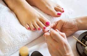 Toenails (regular polish)