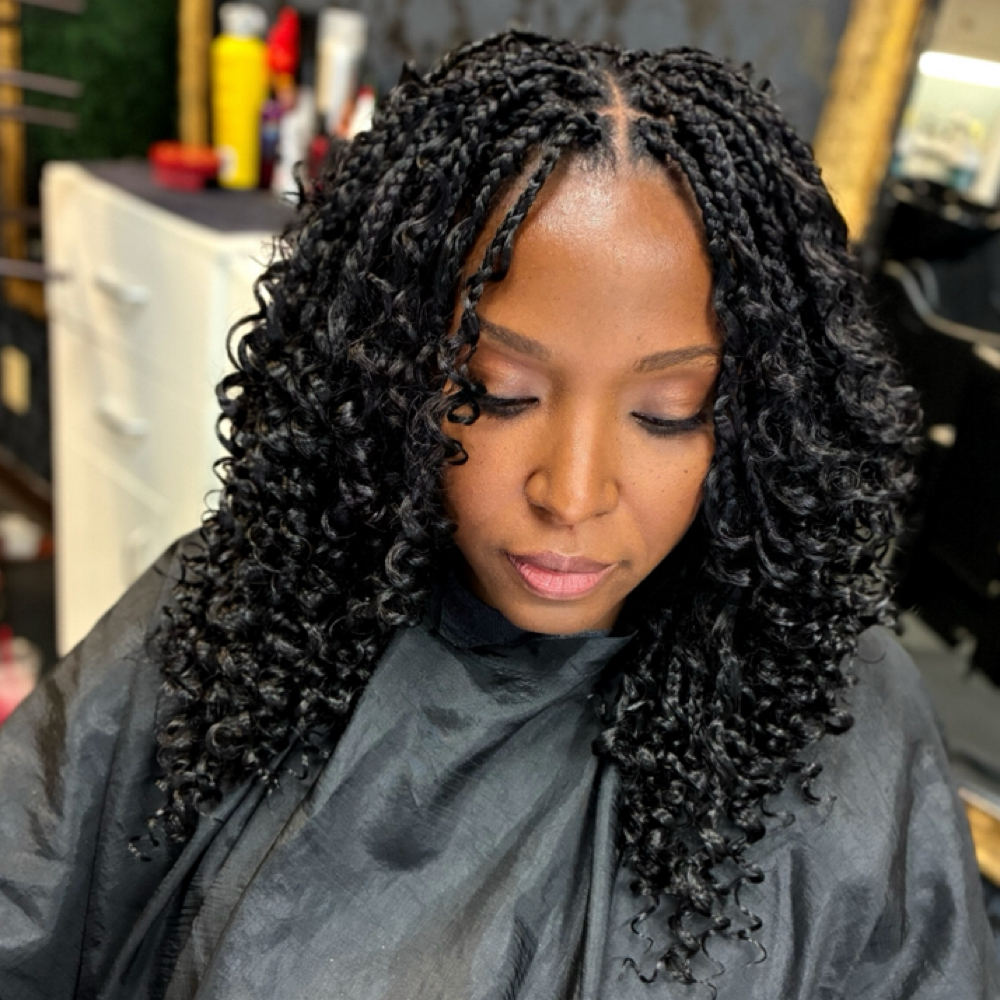 Pre-looped Crochets at The Vanity Lounge LLC in Columbus, GA