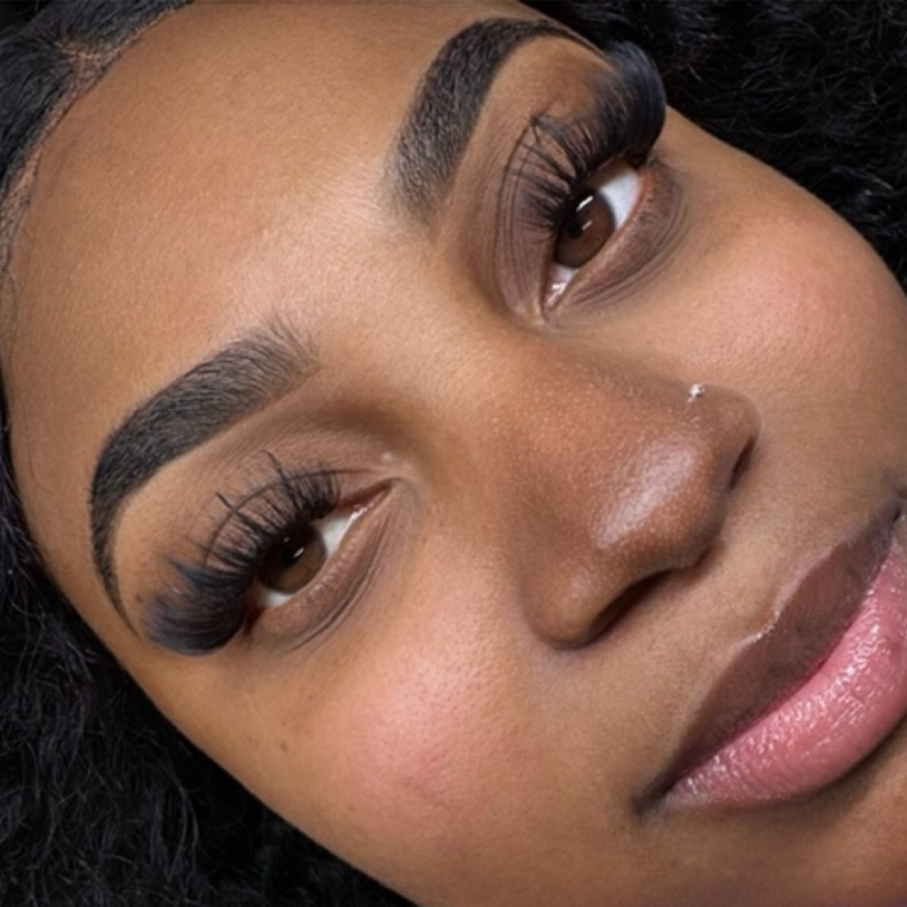 Eyebrow Tint/Brow Sculpting