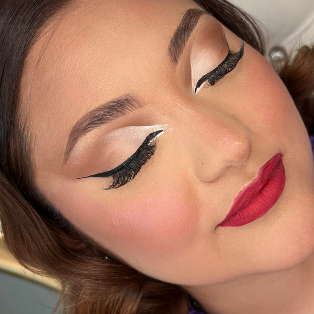 Social Makeup by Elizabeth at Deluxe Beauty in brownsville, TX