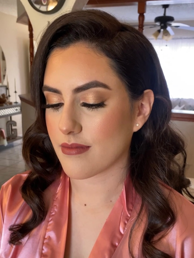 Traveling Makeup 4+ People