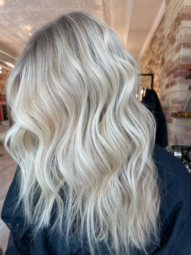 GOLDEN HOUR BLONDE