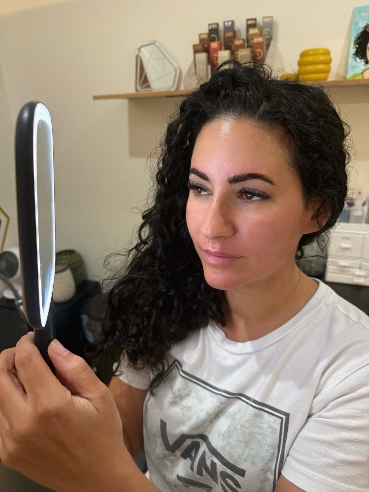 Facial Wax (ear to chin)