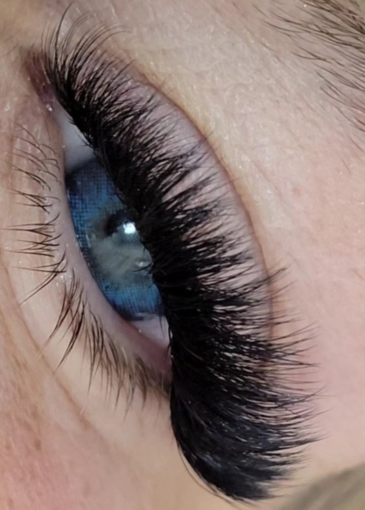 Mega V Eyelash Extensions Full Set