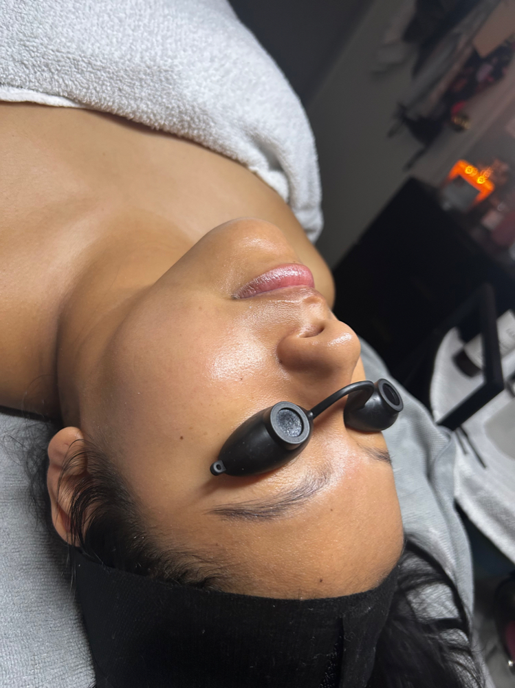 Signature Glow Facial