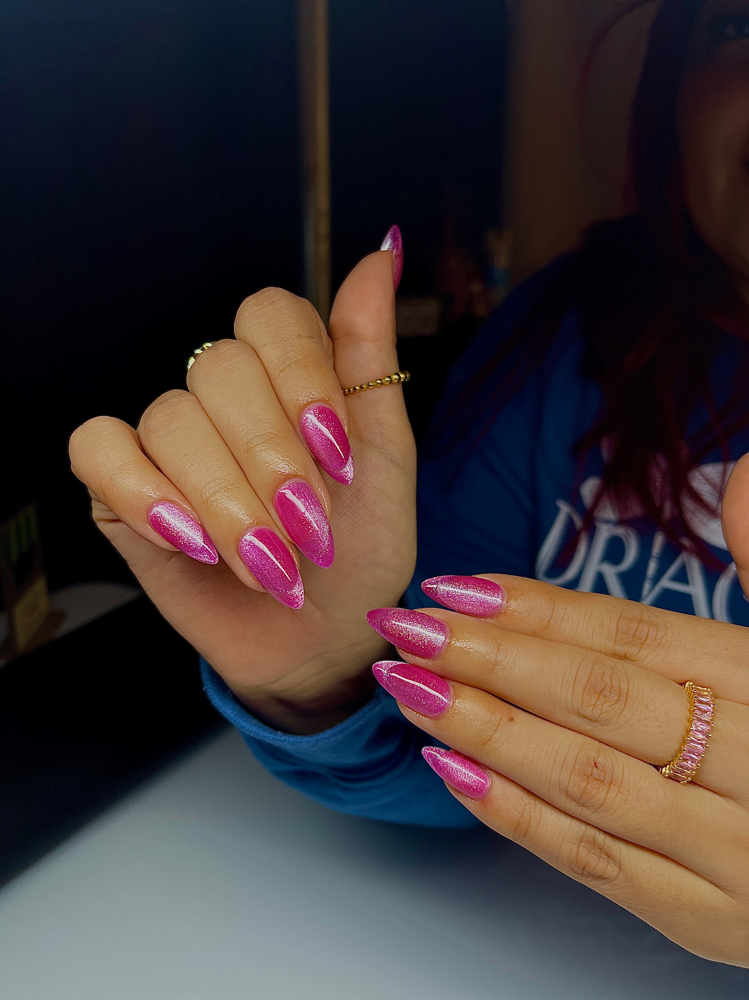 Cat Eye On All Nails