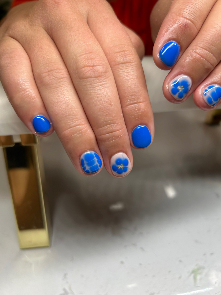 Deluxe Manicure