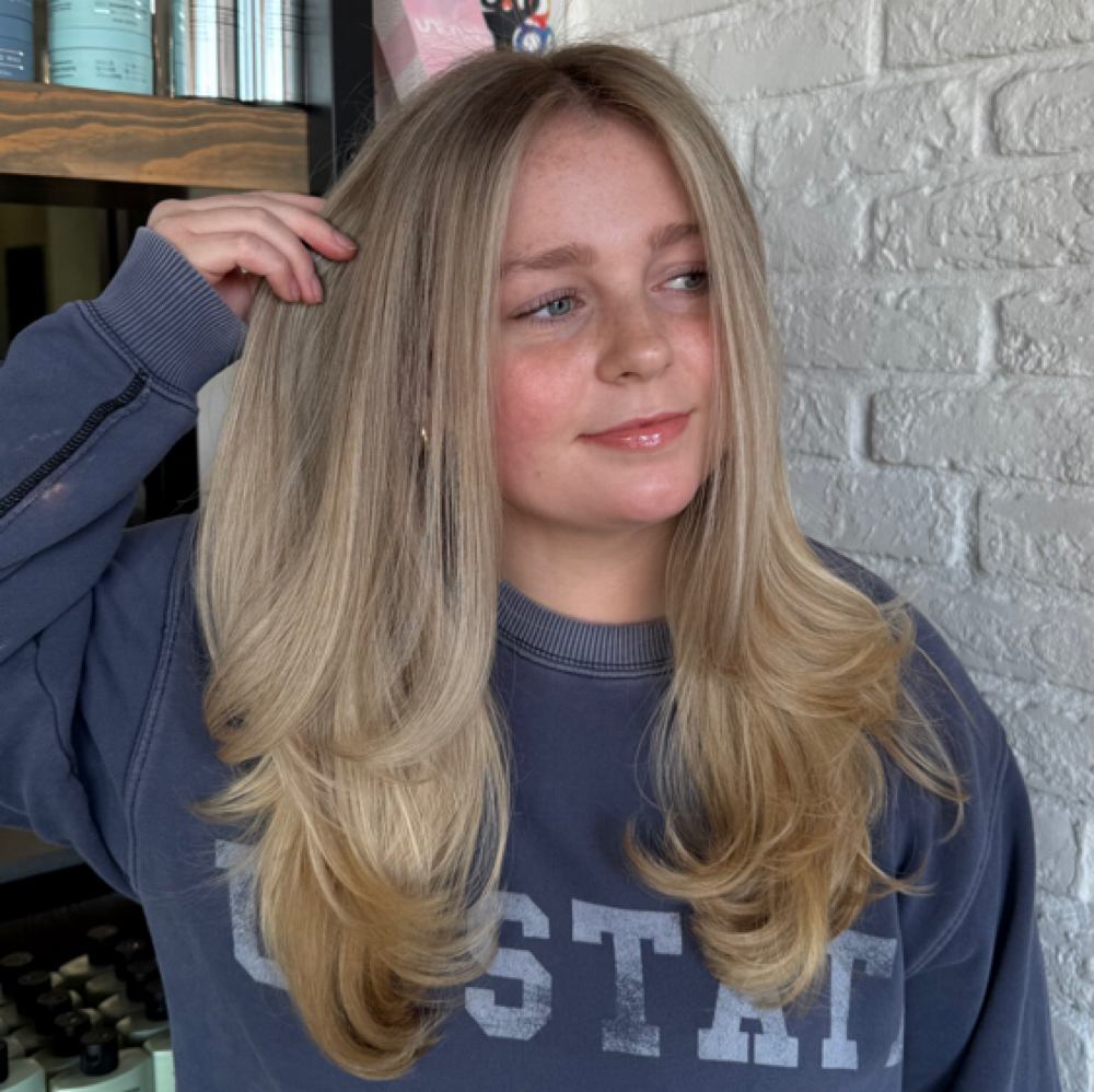 Blowout And Style at Mountain Mane in Colorado Springs, CO