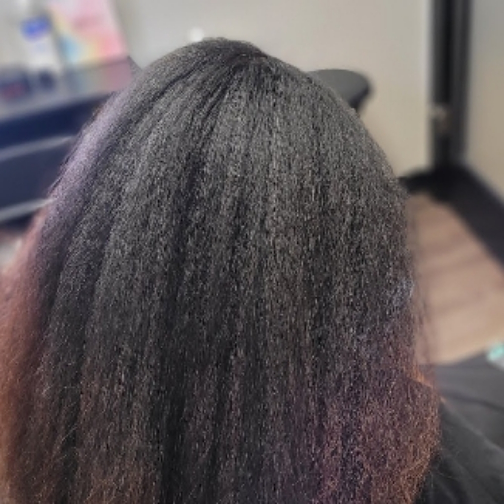 Deluxe Shampoo at Hairmagic X Handsofmagic in Rosenberg, TX