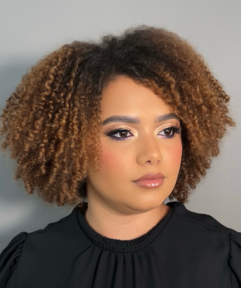 Semi Cut Crease at Jai Stylesss in Mayagüez, PR