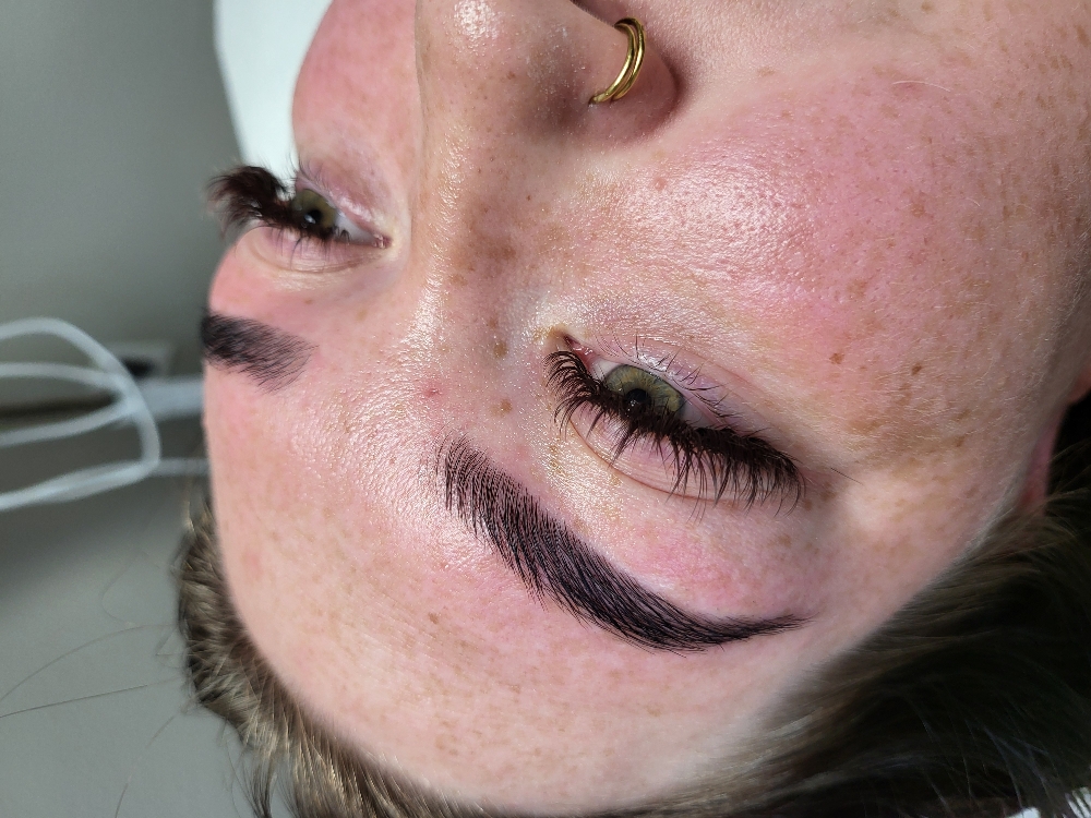 BROW 'HYBRID' TINT & WAXING