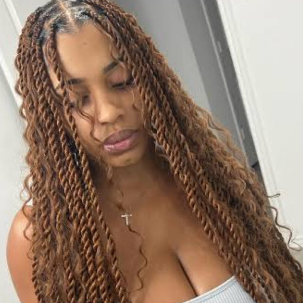 Island Twist ( Bring Boho) at Blessing braiding bar in South Holland, IL