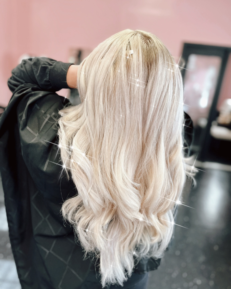 Blonding at Salon Rubio in Sweetwater, TX