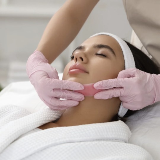 Chin Wax at Bliss Beauty Bar in Houston, TX