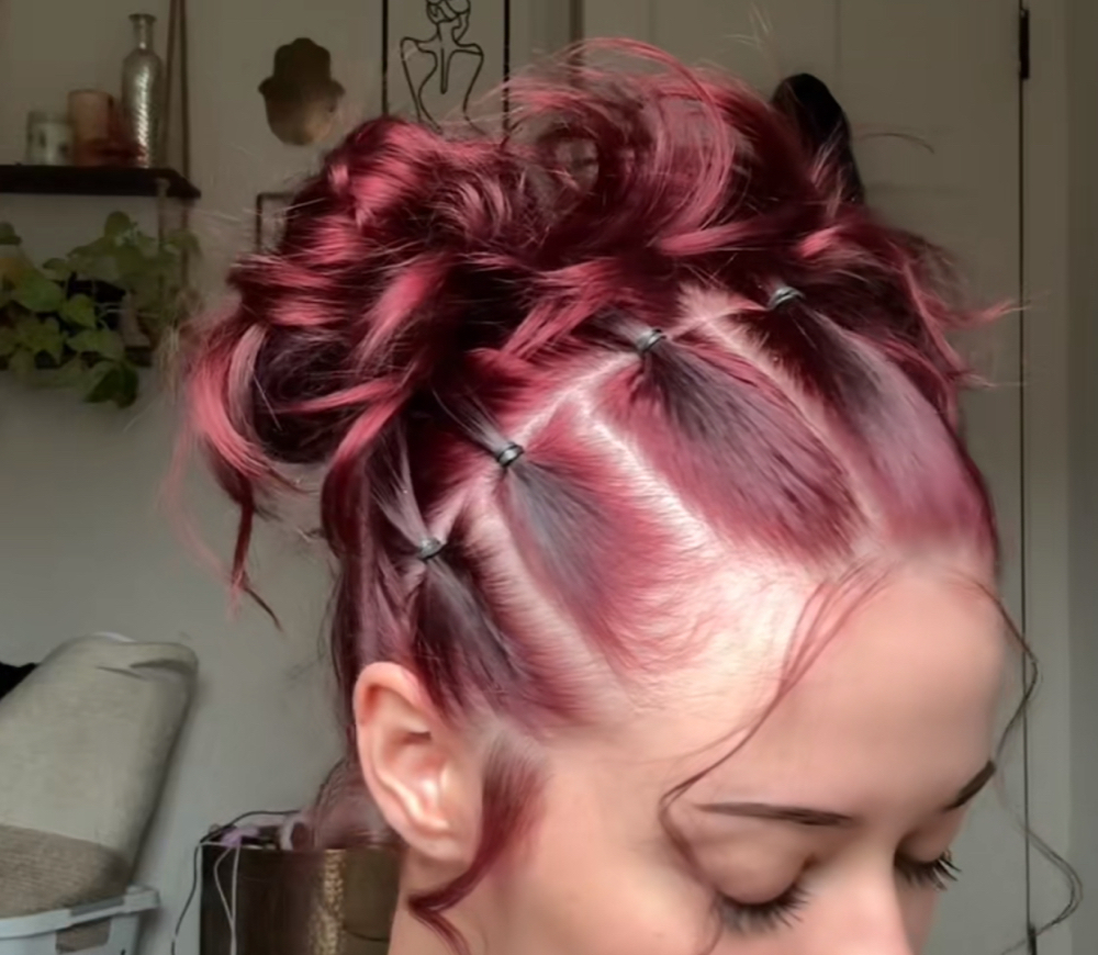 Y2K HAIRSTYLE INTO 2 BUNS