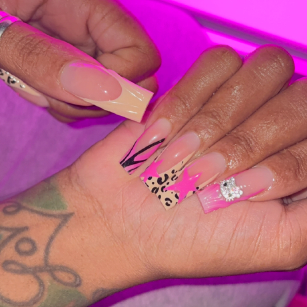 Medium Full Set at That Nail Guru in Memphis, TN