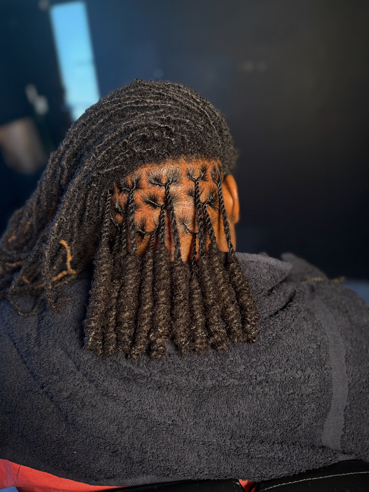 Loc Bob/ Knots at Exquisite Locs by Chrissy in Memphis, TN