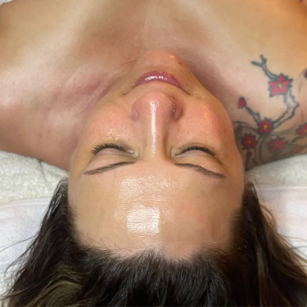 Sculptural Face Massage