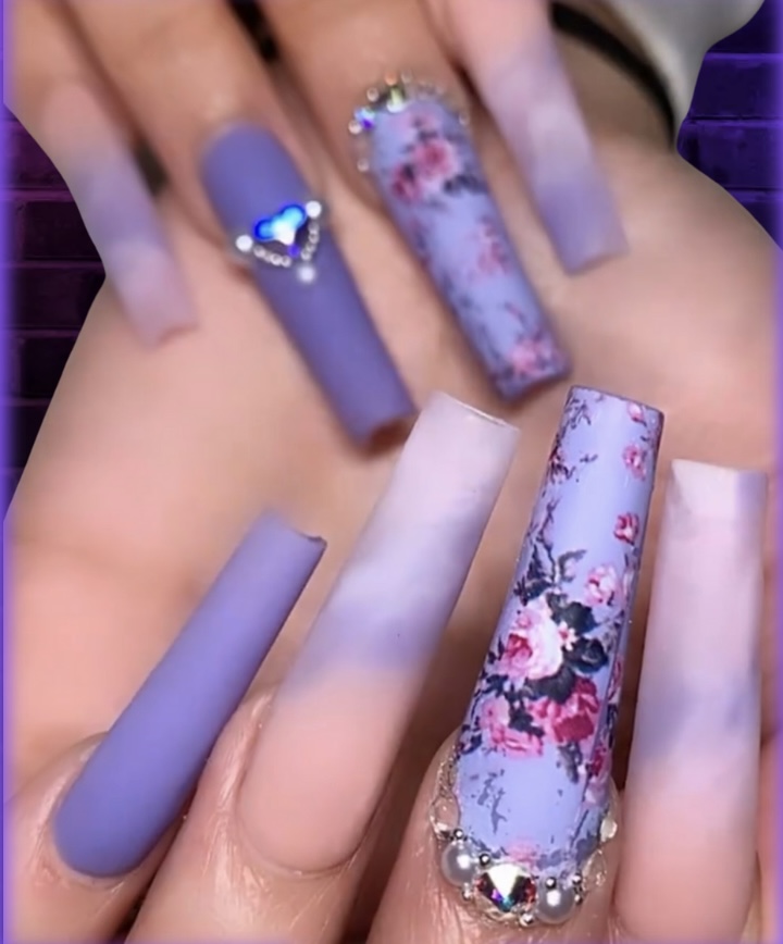 Floral nail art