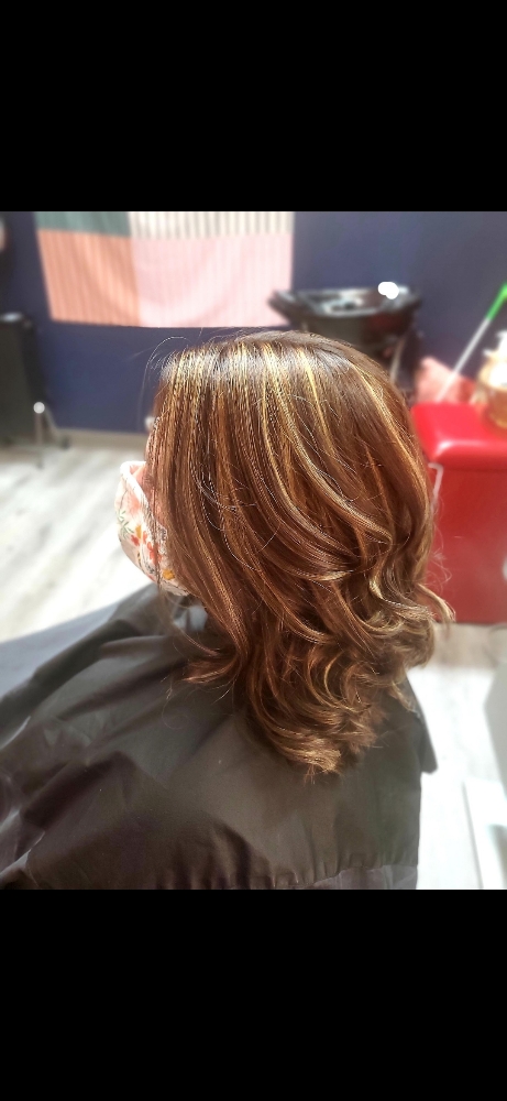 Haircut (w/booked color service)
