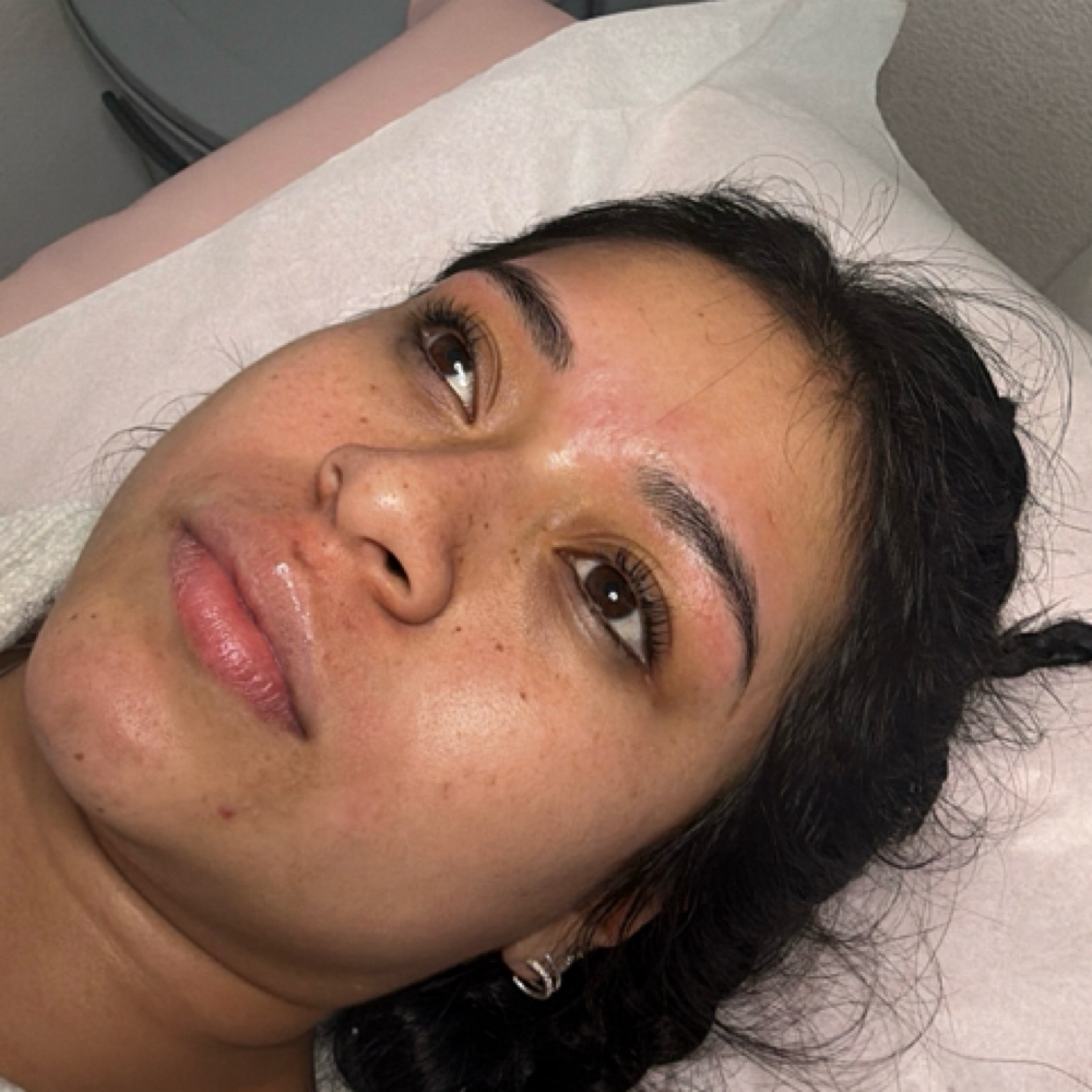 Eyebrows at Hello peachy in Marina, CA