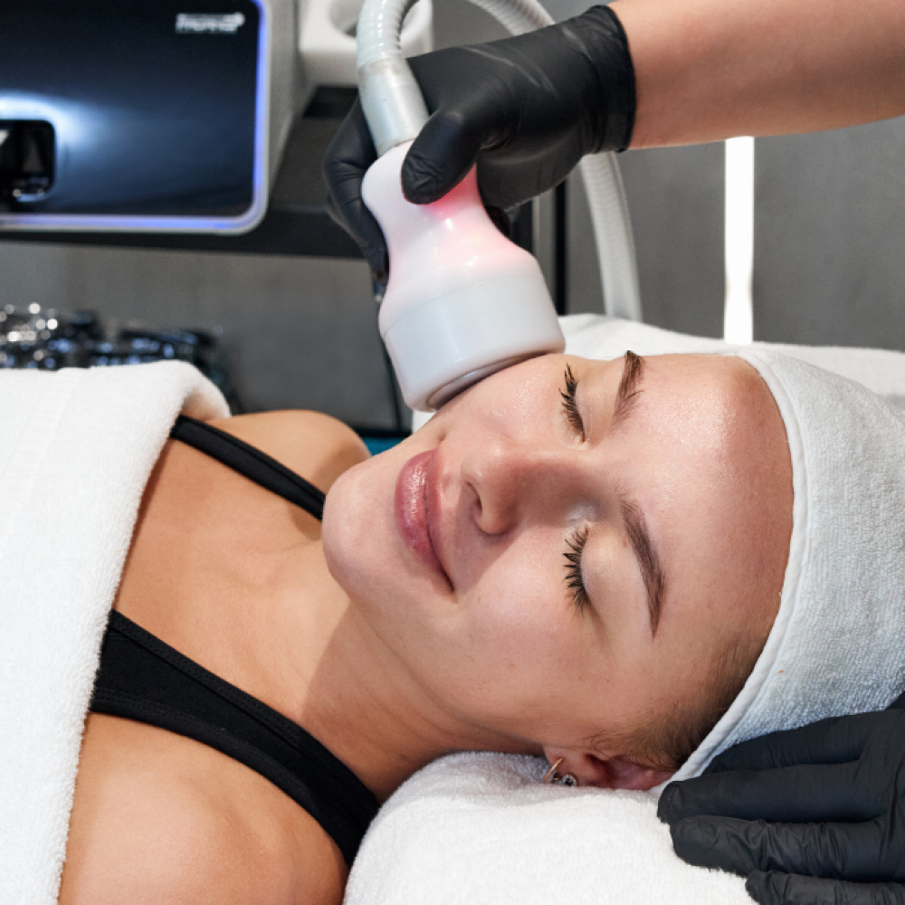 Cryo T Shock Facial, Neck, or Delcollette