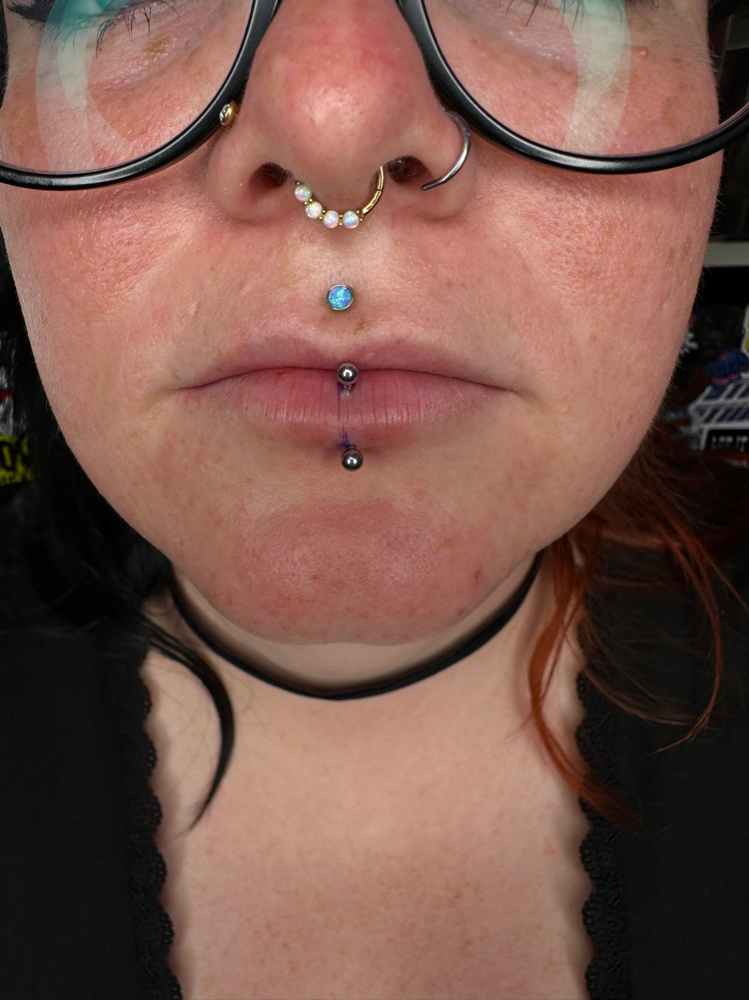 Vertical Labret