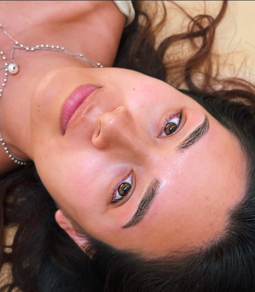 CLASSIC BROW SHAPING
